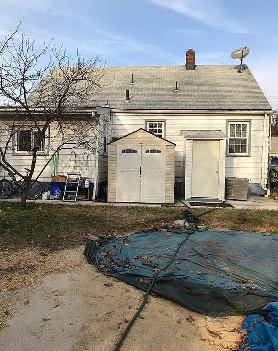 2nd image of 33 Eberly Pl