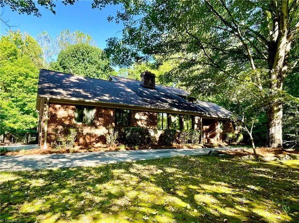 1121 Old Greensboro Rd, Thomasville, NC 27360