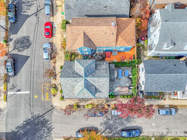Overhead view of Oh Gee!