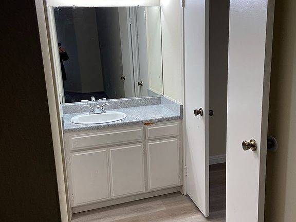 5th image of 7519 Vassar Ave APT 201