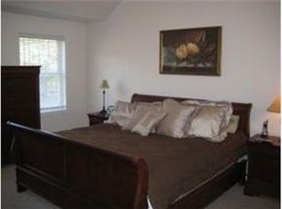 2 Blackbird Ln, Litchfield, NH 03052