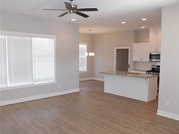 5th image of 374 W Taverner
