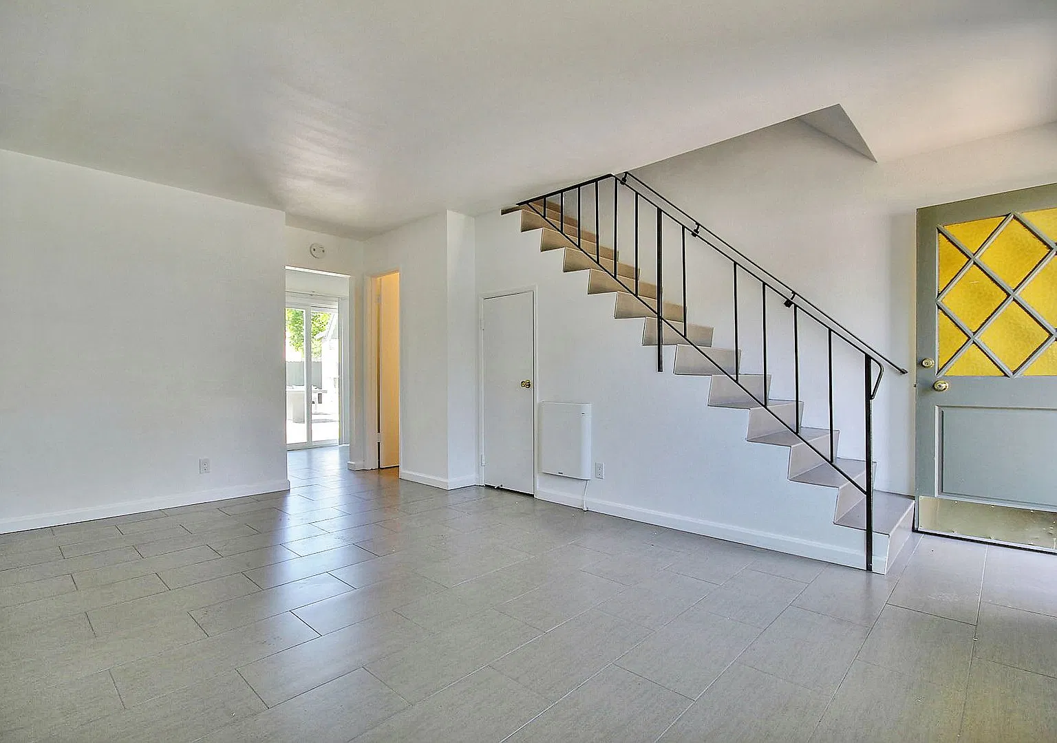 6591 Seville — Photo 4