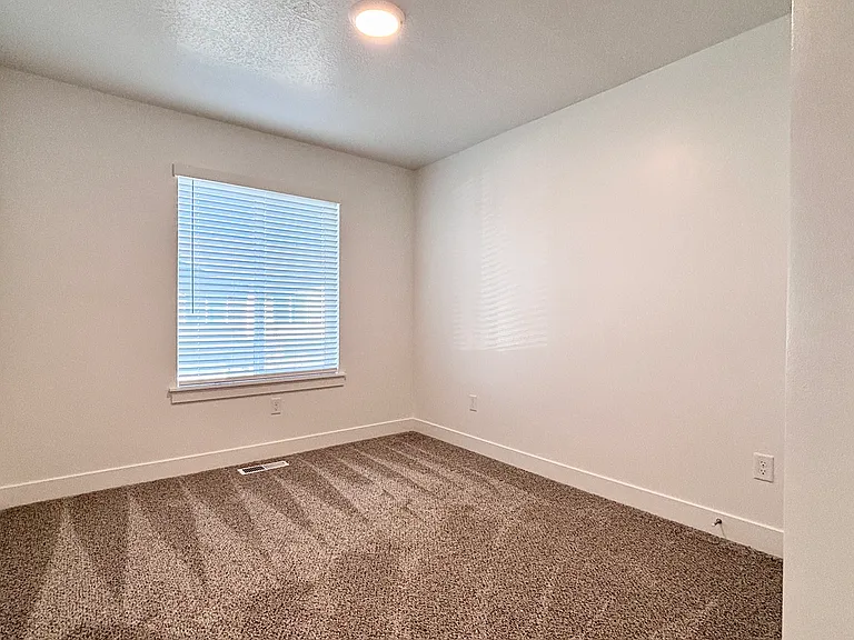 538 N 100 E — Photo 11