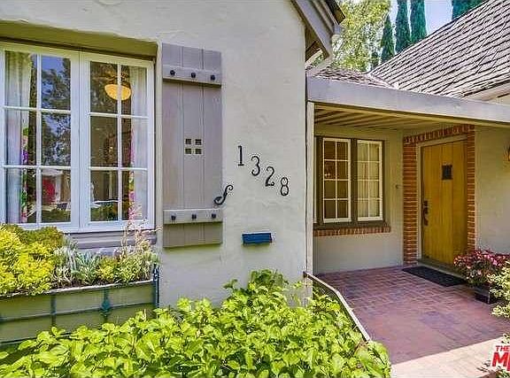 2nd image of 1328 Norton Ave