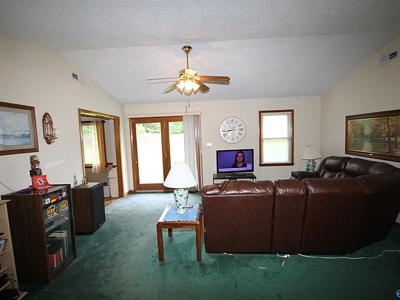 5th image of 101 Harwell Cir