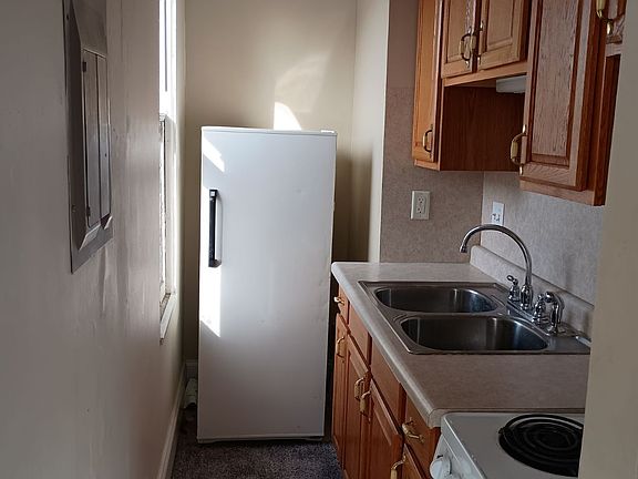 3rd image of 318 Lincolnway E #7