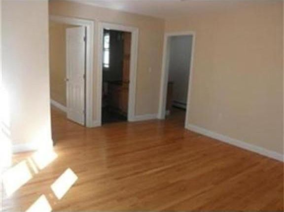 5th image of 583 Lincoln Ave #1