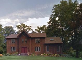 8 Nicole Way, Chestnut Ridge, NY 10977