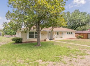 1026 Capetown Dr, Grand Prairie, TX 75050