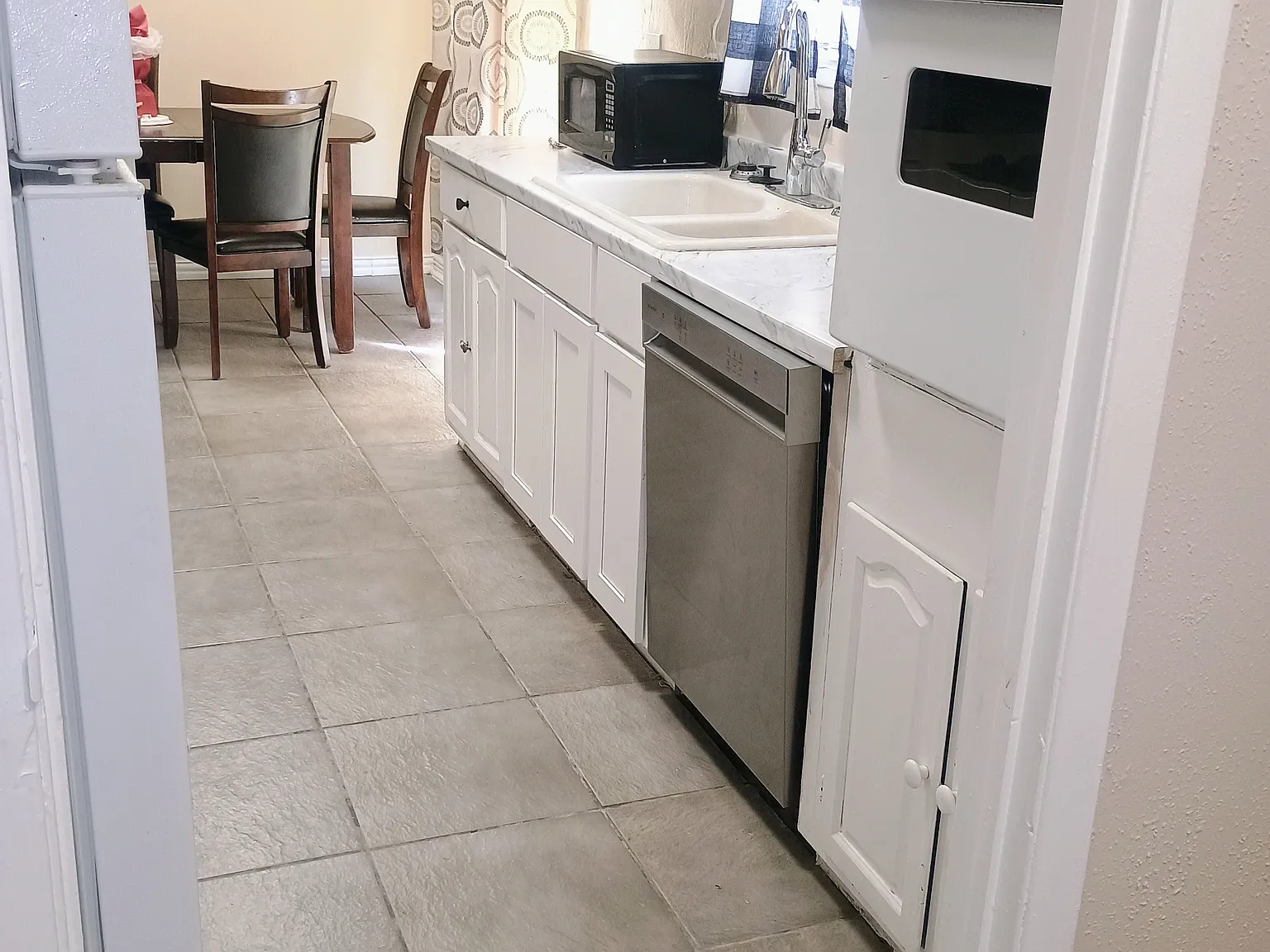 5 bed, 1856 sqft, $2,495 — Photo 4
