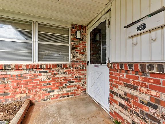 5th image of 1001 Hampton Dr