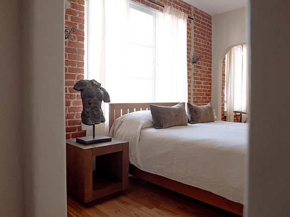 2nd image of 1221 N Vermont Ave #211