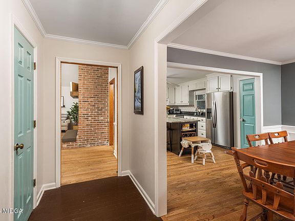 5th image of 101 Spring Valley Ct