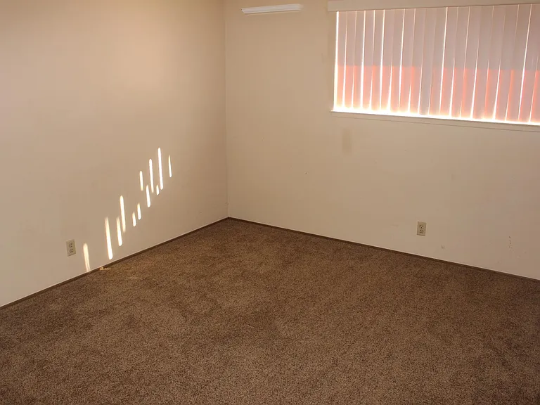 2548 Clearlake Way — Photo 16