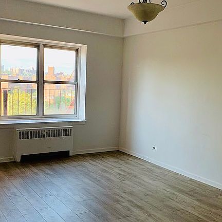 4th image of 2630 Kingsbridge Ter APT 1A