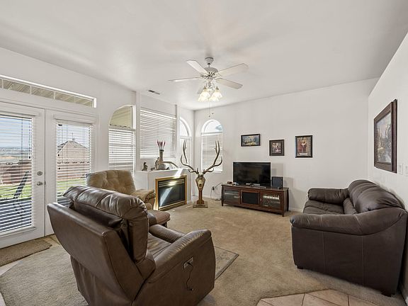 4th image of 77 S 2000 E