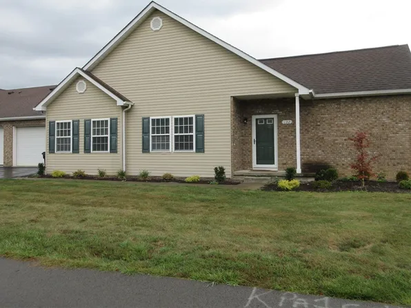 132 Clearwater Dr, Ellwood City, PA 16117