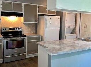 312 Rice St #B, Angleton, TX 77515