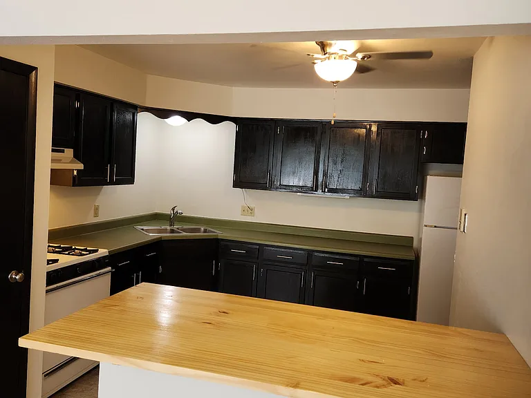 670 E Lincoln Ave — Photo 6