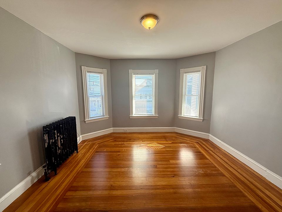 Front Room/Bedroom #1