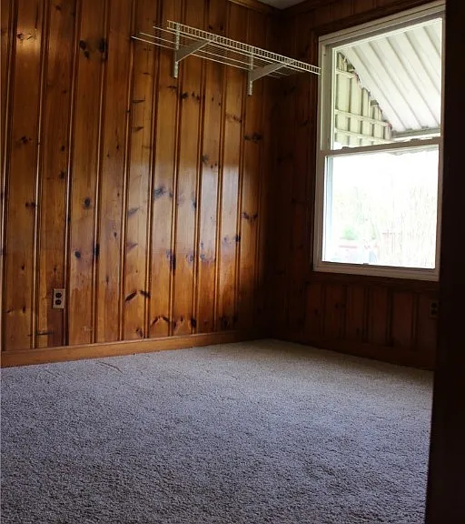 2300 Farrand St — Photo 8