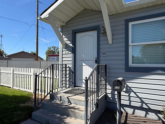 3rd image of 239 Blue Lakes Blvd