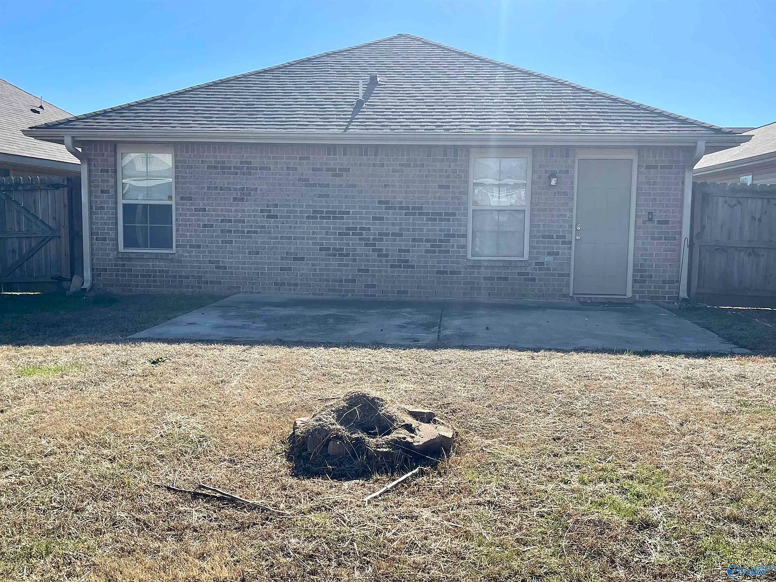 3 bed, 2.0 bath, 1317 sqft, $1,510 — Photo 2