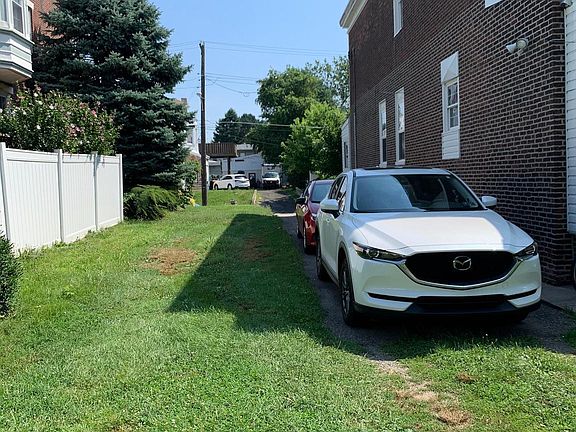 3rd image of 4108 Unruh Ave