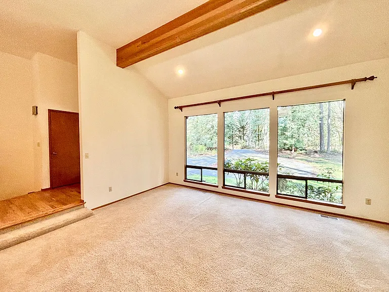 24119 SE 18th Pl — Photo 4