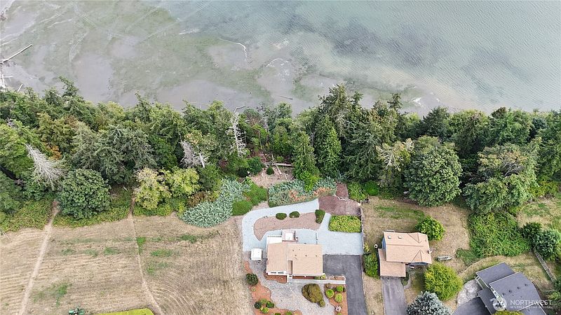 4th image of 7565 Crescent Lane
