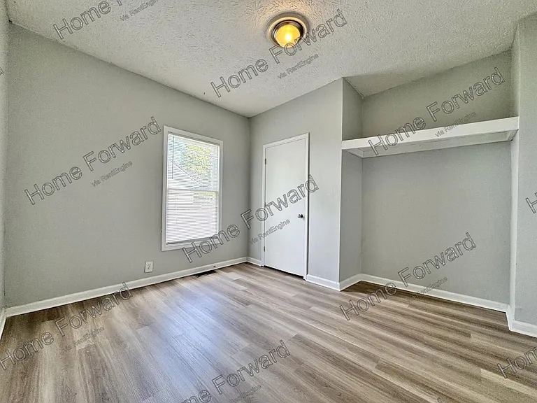 90 E Walnut St — Photo 11