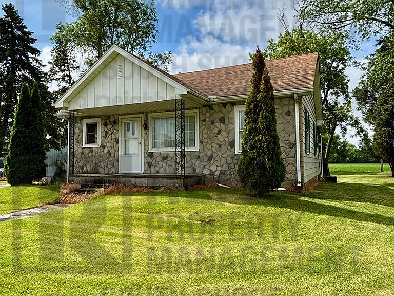 10770 W US Highway 30 — Photo 1