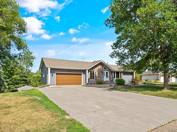 8840 27th Street Ct N, Lake Elmo, MN 55042