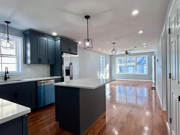 27 Amity St #1, Providence, RI 02908