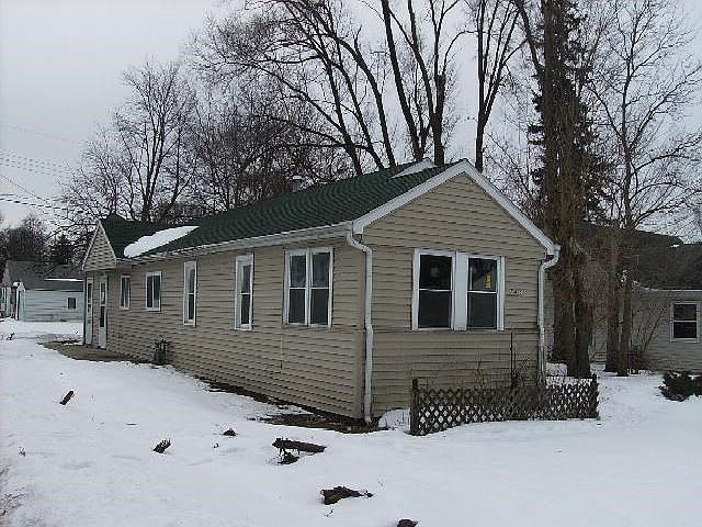 1st image of 743 Colonial Dr