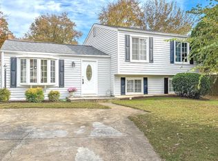 5703 Oak Stake Ct, Burke, VA 22015