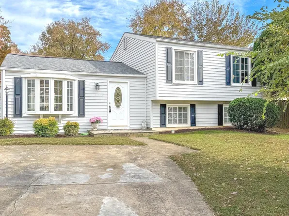 5703 Oak Stake Ct, Burke, VA 22015