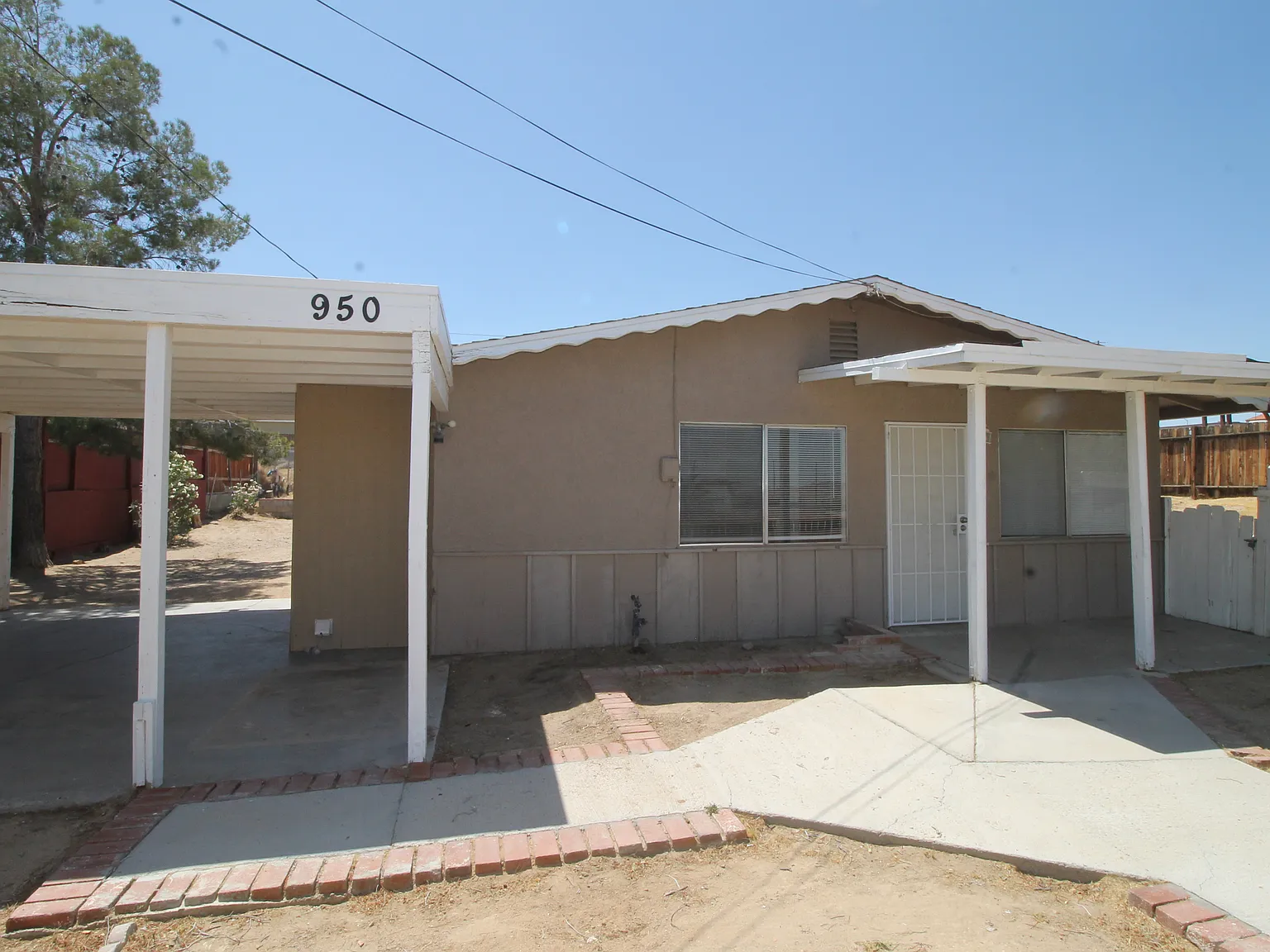 3 bed, 1092 sqft, $1,600 — Photo 1