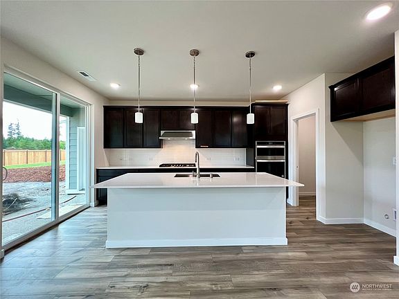 3rd image of 1423 NW Swenson Court #39