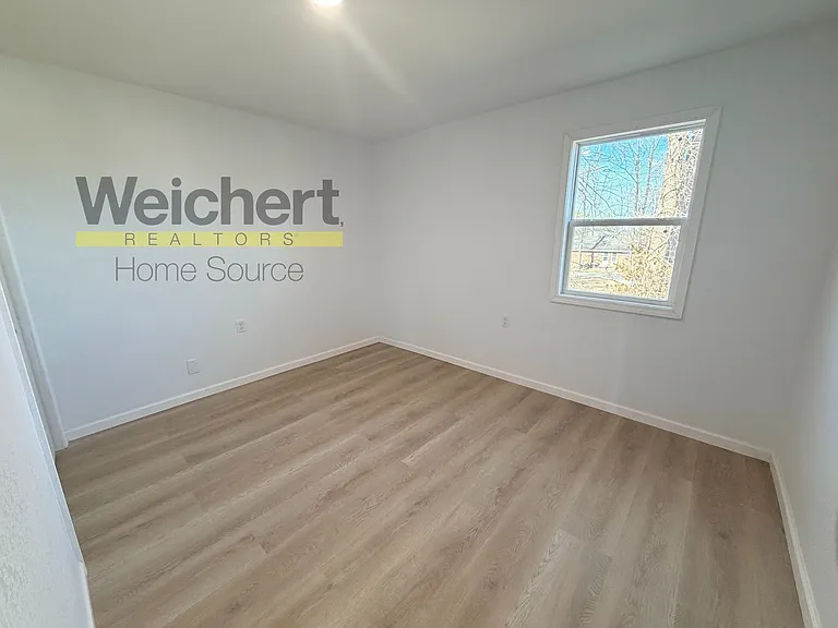 1205 W Hunt St — Photo 6