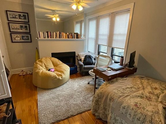 2nd image of 639 W Roscoe St APT P2