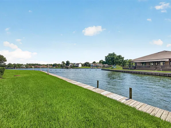 7 April Point Dr S #7, Montgomery, TX 77356
