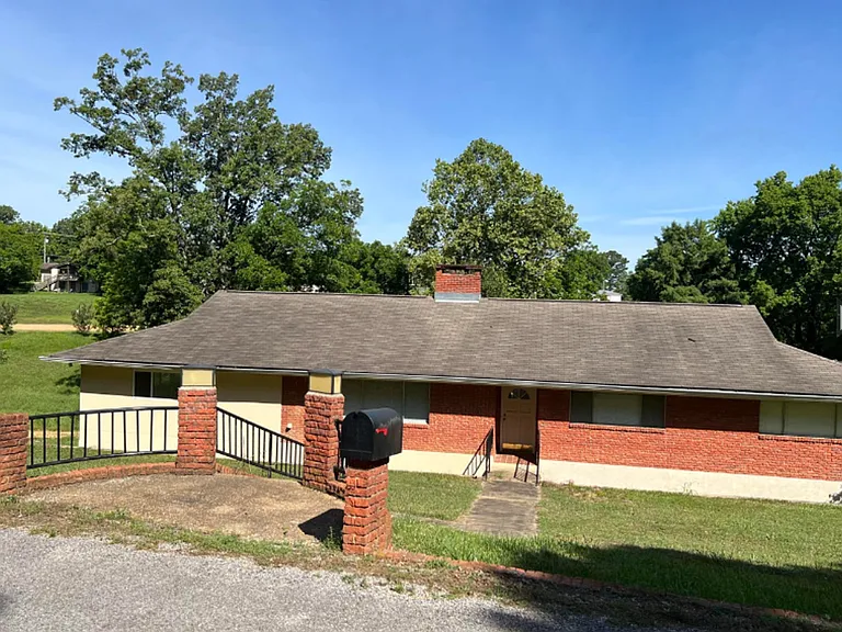 87 Ridgecrest Dr — Photo 1