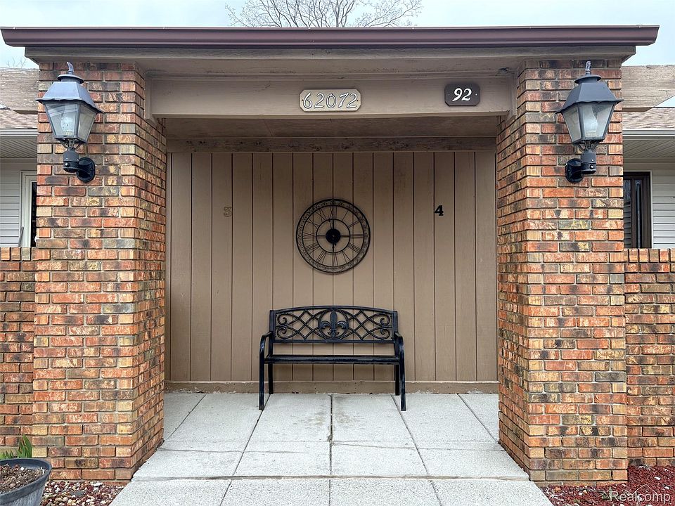 1st image of 62072 Yorktown Dr Unit 4