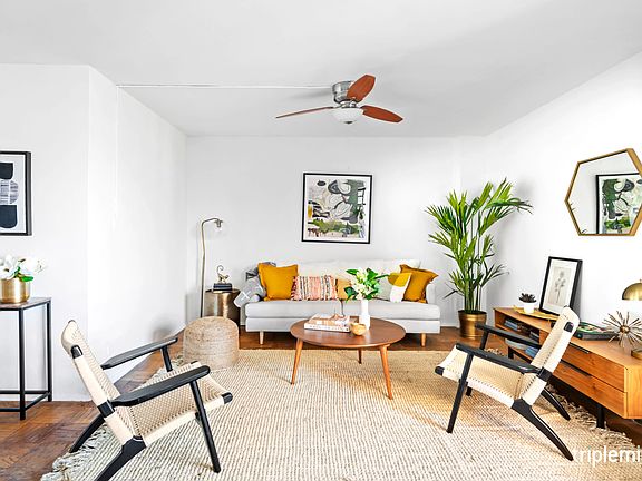 2nd image of 385 Grand St #1801/1802