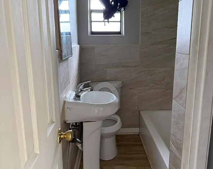 826 Gamble St — Photo 3