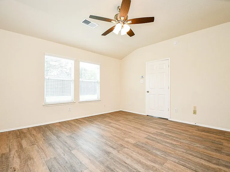 5327 Stonegate Dr — Photo 19