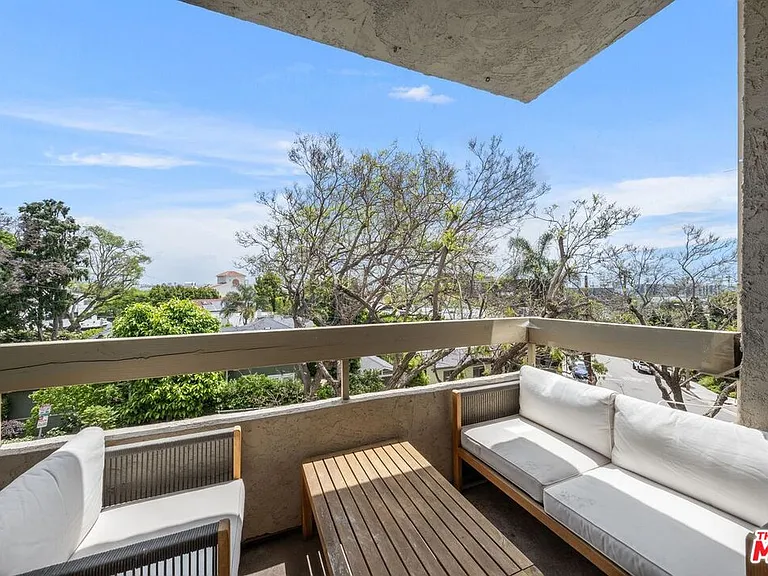 8960 Cynthia St #208 — Photo 3