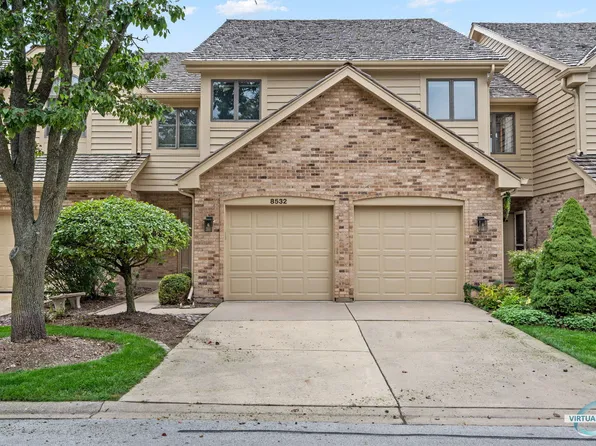 8532 Thistlewood Ct #8532, Darien, IL 60561